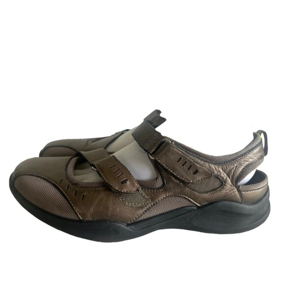 CLARKS WAVE Peak Double Strap Mary Jane Leather Comfort Shoes 8.5 Metallic Brown - Picture 2 of 7